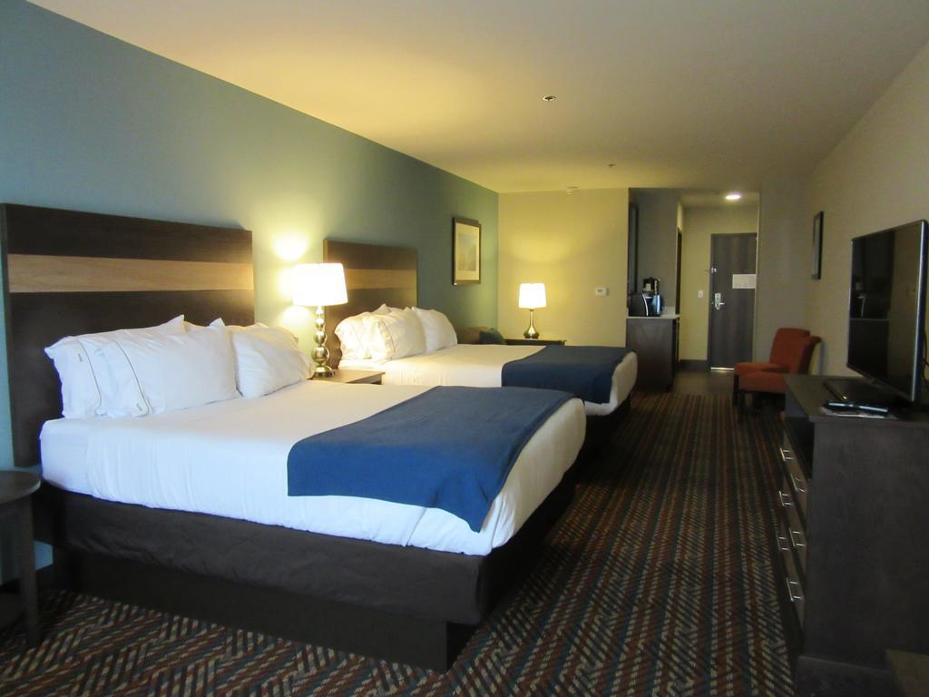 Holiday Inn Express Wichita South By Ihg Exterior photo